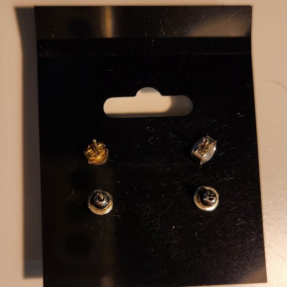 Two Pairs Stud Earrings - Green & Red - Picture 3 of 3